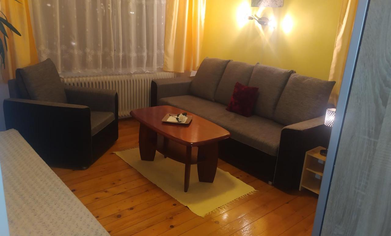 Katka A Martin Samostatny Apartman S Vlastnym Vchodom Lipótszentmiklós Kültér fotó